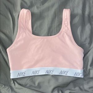 sports bra